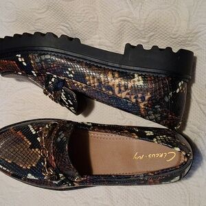 Circus by Sam Edelman Women's Deana Warm Spice Snake Print Lug Loafer Size 9.5